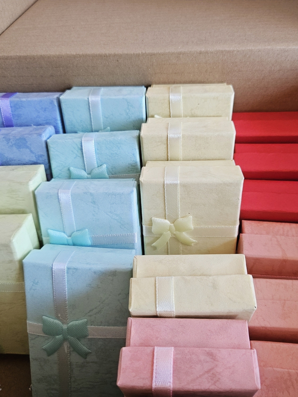 Pastel Gift Box Set - Assorted Blue, Yellow, Pink, Red